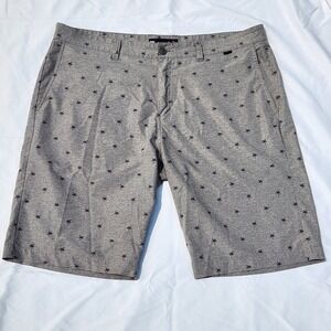 Travis Mathew Palm Tree AOP Print Shorts Mens Size 38 Gray‎ Golf Casual
